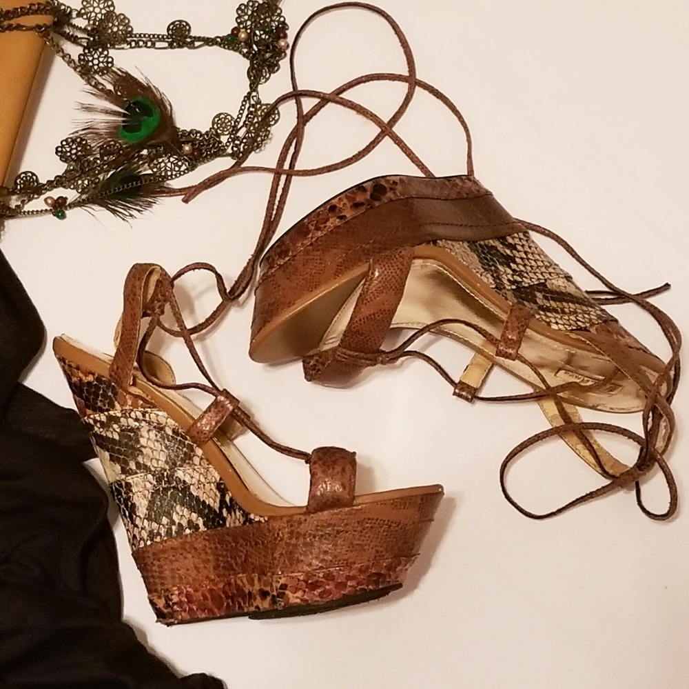 Like New Camel / Snake Print Wedge Shoes
